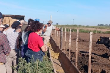Se realizó el tradicional acto de cambio de abanderados de la UNRC. La FAV tiene su nuevo cuerpo de abanderados
